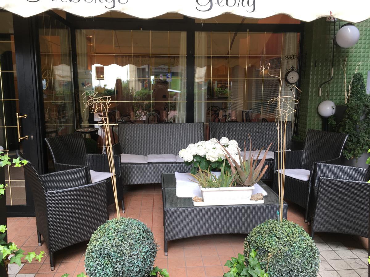 Albergo Glory Borghetto Santo Spirito Exterior foto