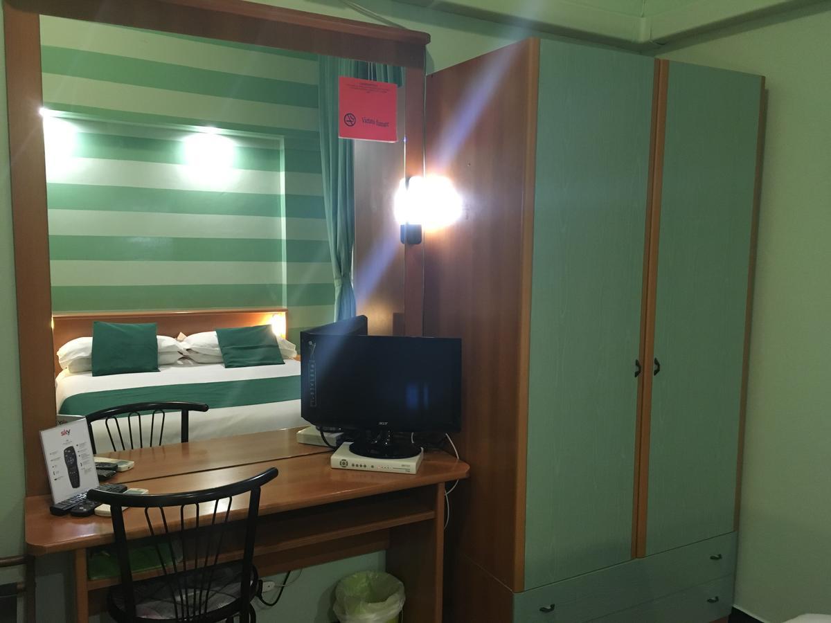 Albergo Glory Borghetto Santo Spirito Exterior foto