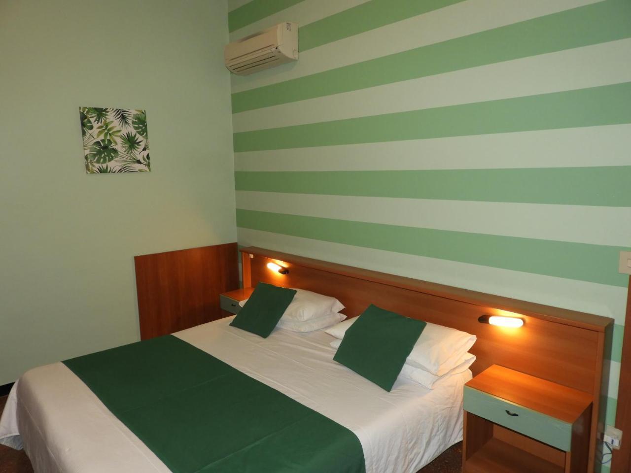 Albergo Glory Borghetto Santo Spirito Exterior foto
